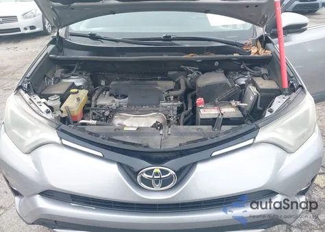 2016 Toyota Rav4 Xle z USA, uszkodzony, nr VIN 2T3WFREV2GW261539